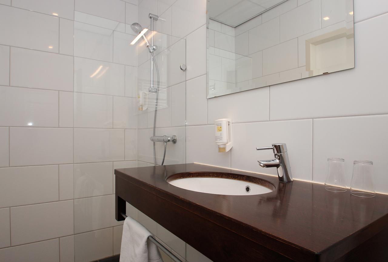 Hotel Aan De Singel Делфзейл Екстер'єр фото